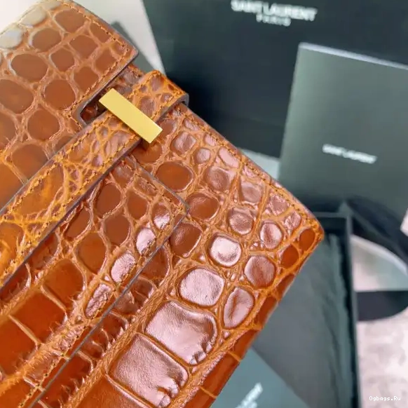 CROCODILE-EMBOSSED LEATHER CLUTCH YSL IN MANHATTAN 0613